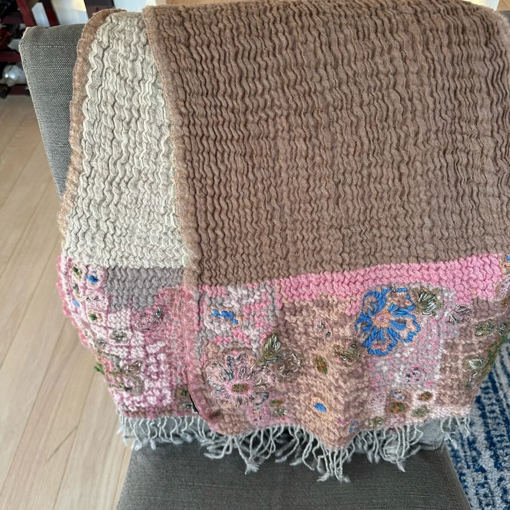 Vtg‎ wool crewel flower embellished Pulvermacher Designs NYC scarf